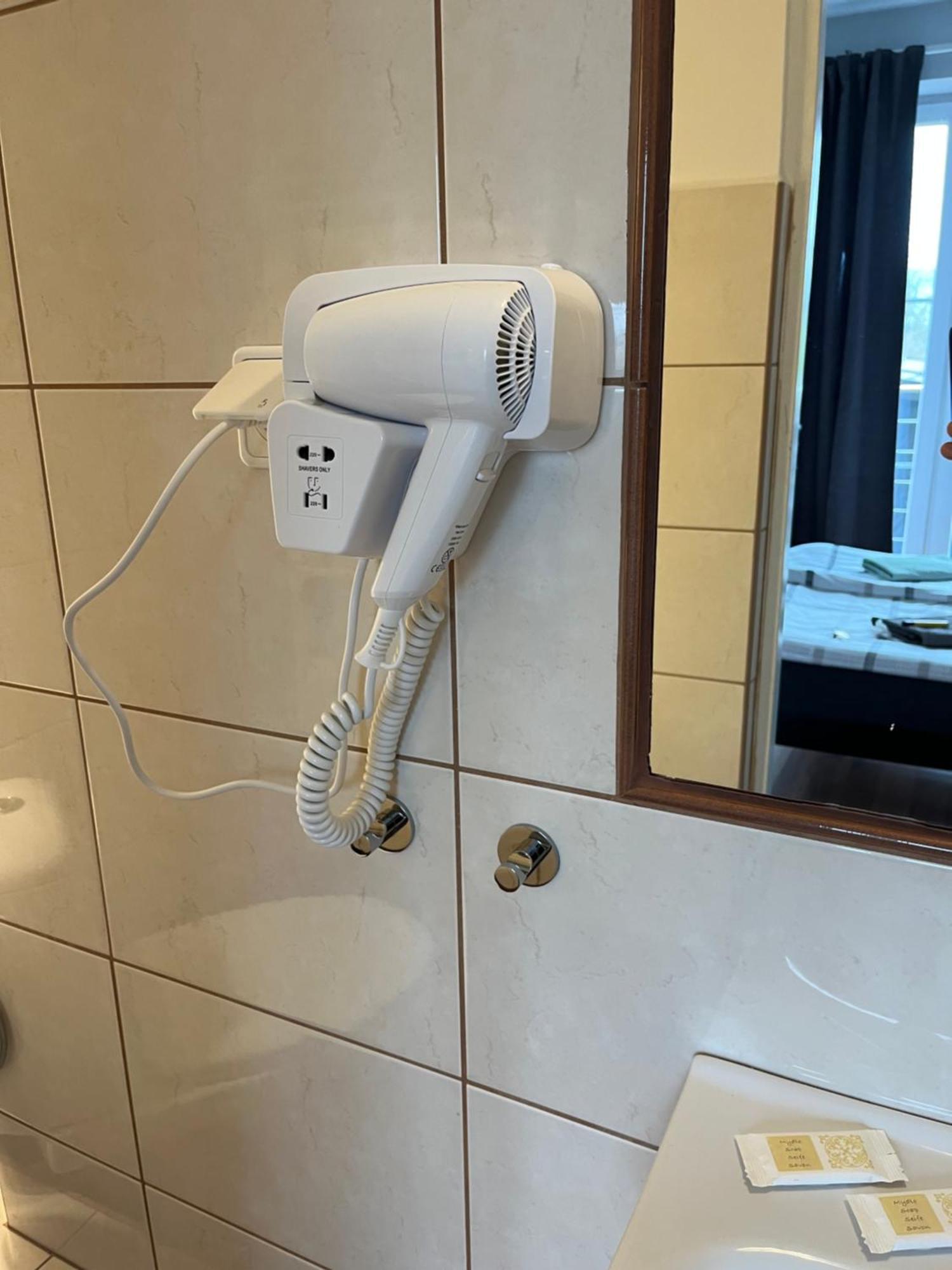 Route 7 Rooms Мысленице Экстерьер фото